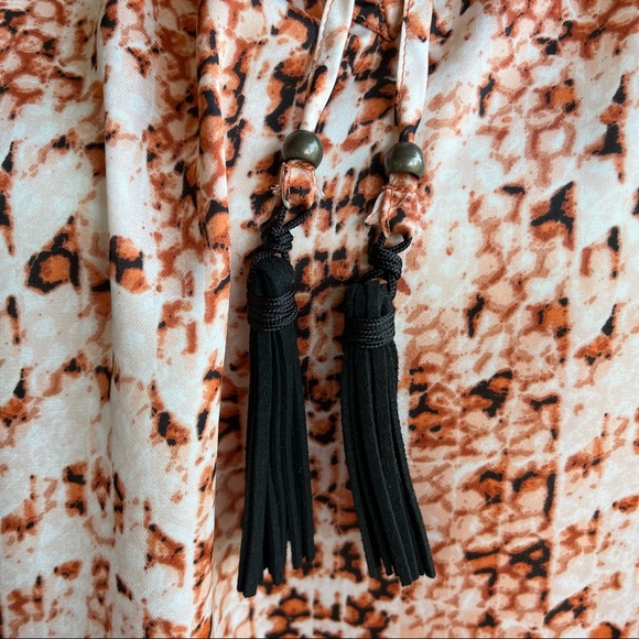 •Dana Buchman• Snakeskin Boho Popover Top - Size Medium - Picture 4 of 9